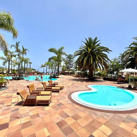 Disfruta De Vistas Al Mar En Con Piscina Λος Ρεαλέχος
